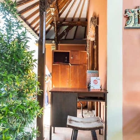 Oyo 3775 Ketut Inn Pesanggaran ภายนอก รูปภาพ