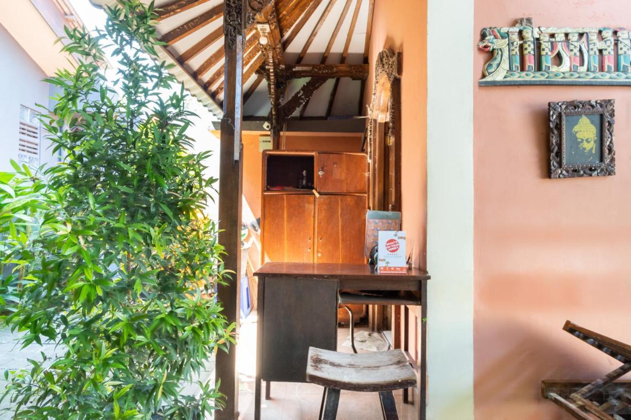 Oyo 3775 Ketut Inn Pesanggaran ภายนอก รูปภาพ