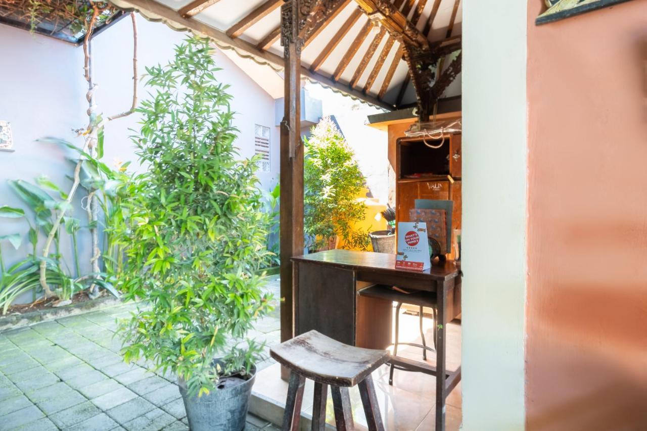 Oyo 3775 Ketut Inn Pesanggaran ภายนอก รูปภาพ