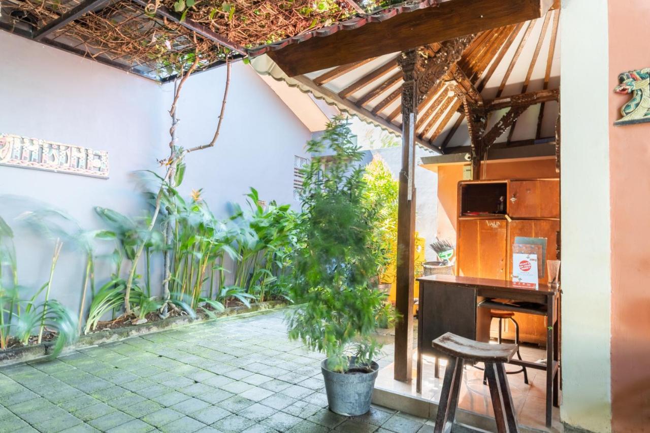 Oyo 3775 Ketut Inn Pesanggaran ภายนอก รูปภาพ